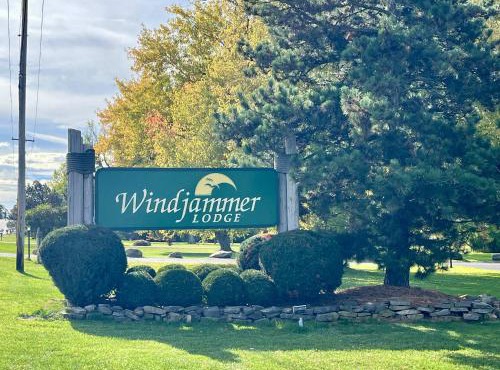 Windjammer Lodge