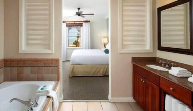 Windward Point Beachfront Resort, Hot Tub, Pool