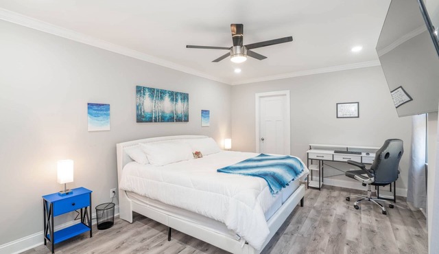 Winston: King Beds, Hot Tub, Firepit, & Arcade