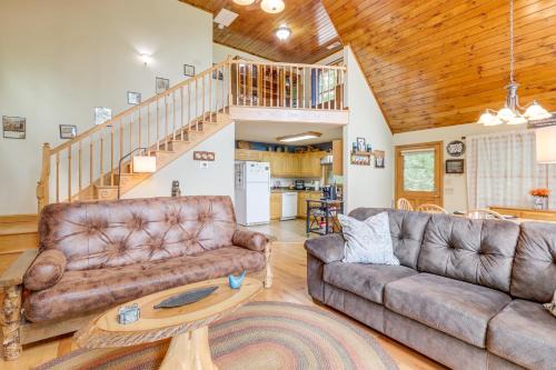 Year-Round Mtn View: Pet-Friendly Murphy Retreat
