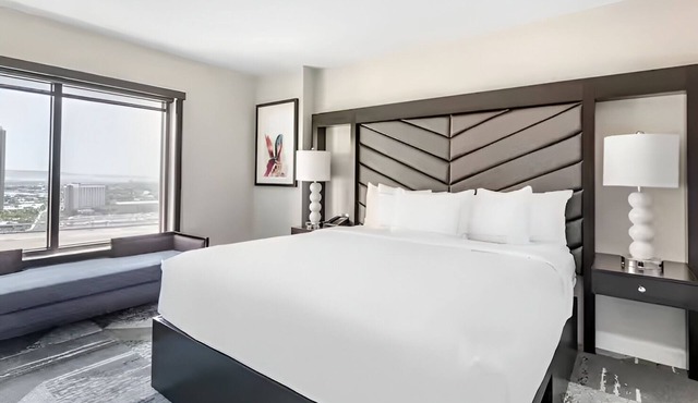 Your Gateway to a Perfect Getaway! 4 Units with Full Kitchen, Outdoor Pool!