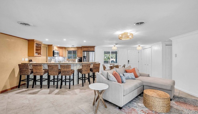 Your own slice of paradise 2 miles from Siesta Key