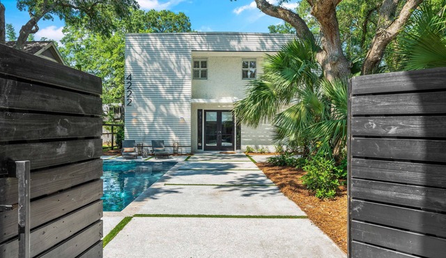 Zen-N-Sea offers poolside relaxation and near the beach entrance, sleeps 8