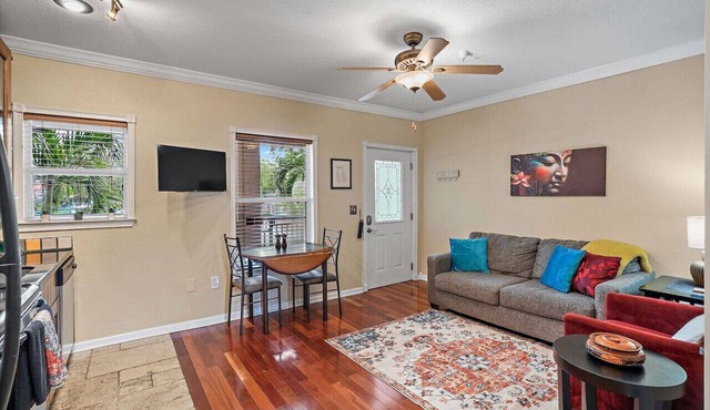 Zen Oasis-Chic 1/1 Studio Steps to DTSP-With W/D!