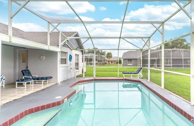 Fun Family Home, Private Pool, Disney just 5 mins!