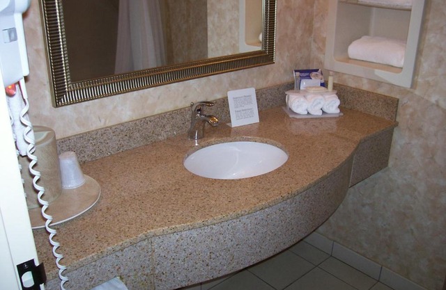 Holiday Inn Express Hotel Concord Ihg 
