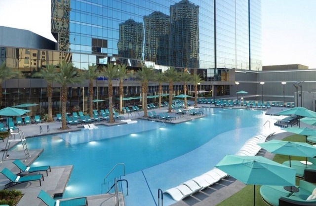 Las Vegas | Pool & Strip Access | Urban Weekend Stay