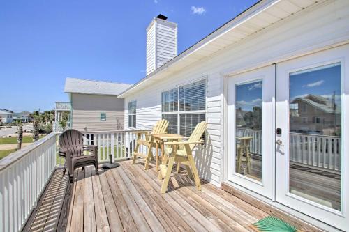 Pensacola Beach Home: 1 Block to Beach Access