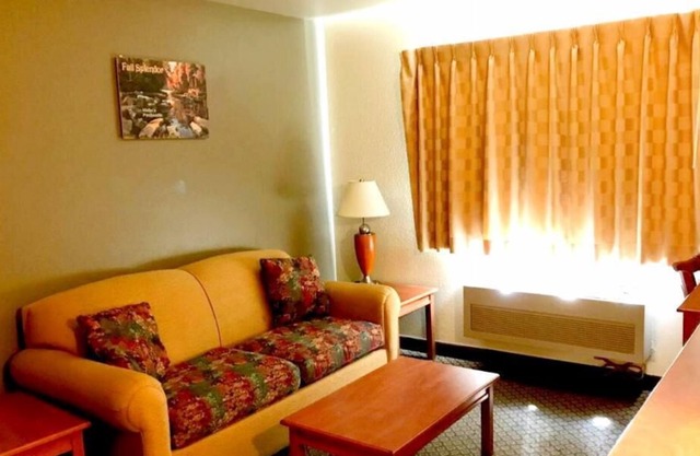 Perfect for Business Trips! Comfort and Convenience, Free Breakfast
