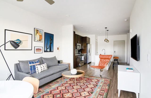 Sonder | Central Corridor | Artsy 1BR + Pool