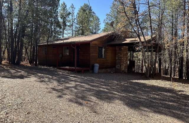 Whispering Pines - Cabin *8 (2 Bedroom)