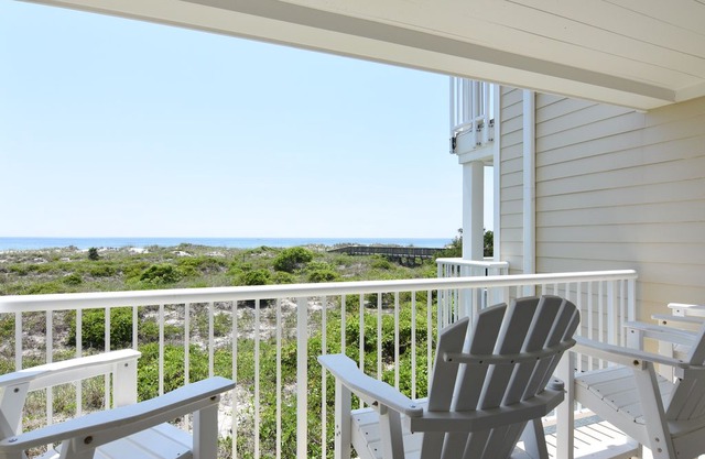 Wrightsville Dunes H-1C - Oceanfront condo with community pool, tennis, beach