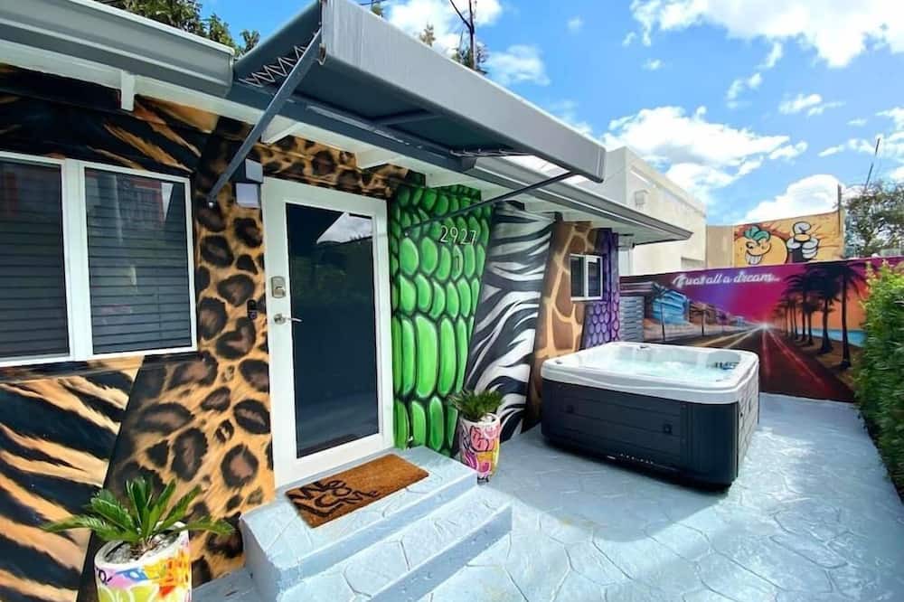 Wynwood Art District House | Unique Miami Art Escape w/ HotTub, Arcade & Murals