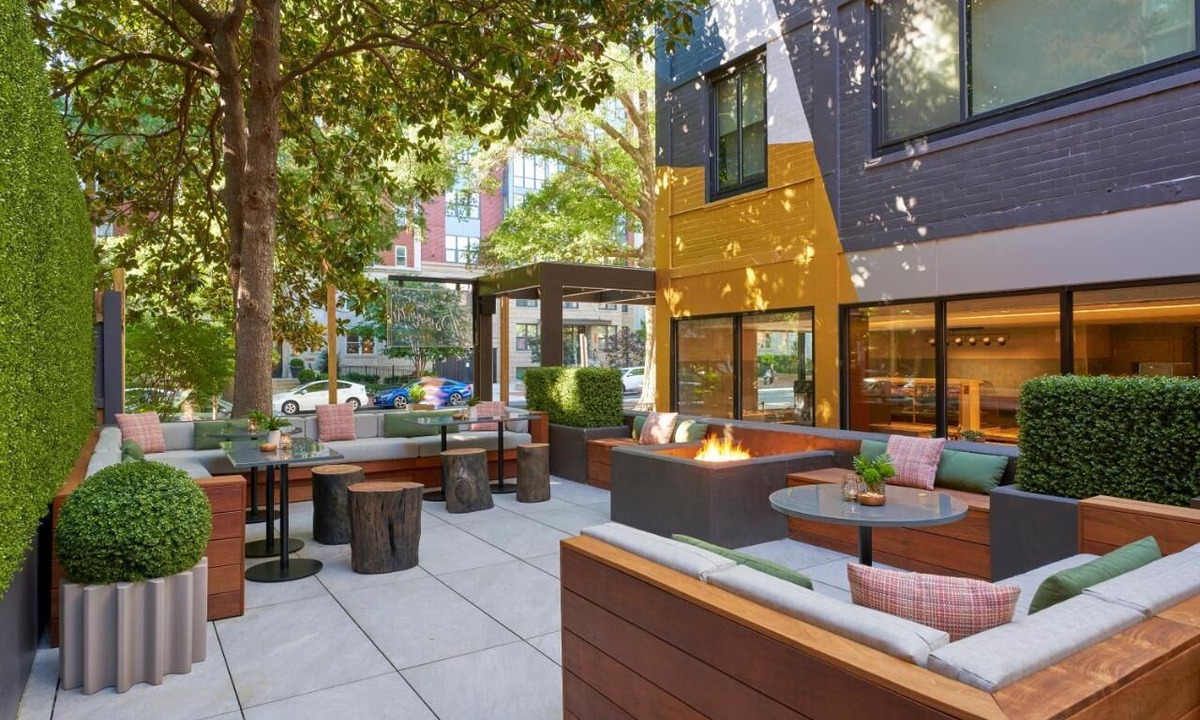 Logan Circle House | Poolside Dining on the Rooftop! 2 Pet-friendly Units! Onsite Parking, Pool!