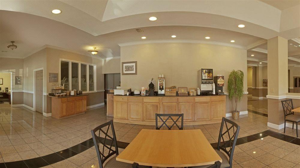 Photo of Livingroom in St. Marys