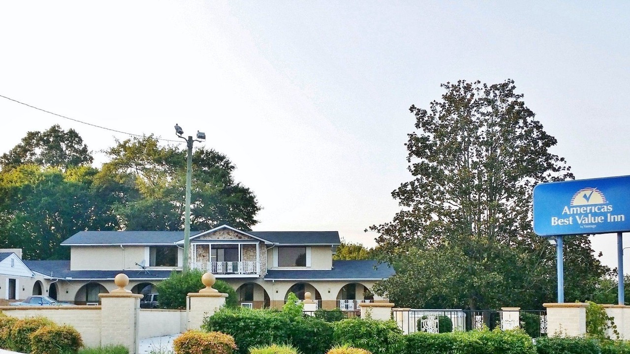 Photo of Buildings in Rockingham