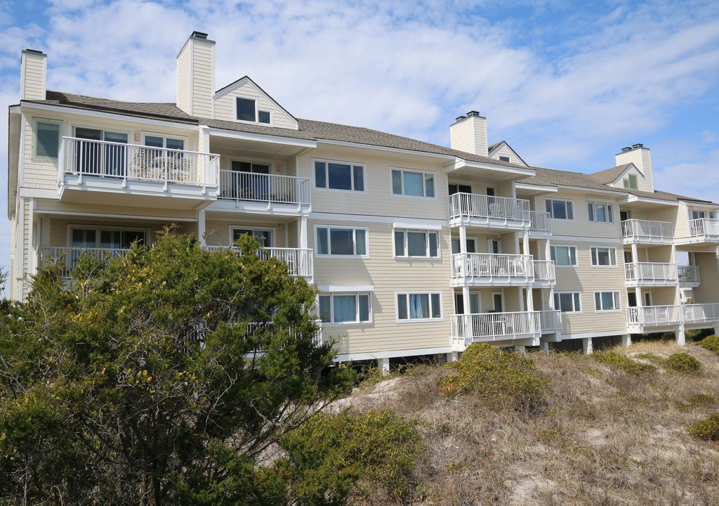 Photo of Buildings in Shell Island