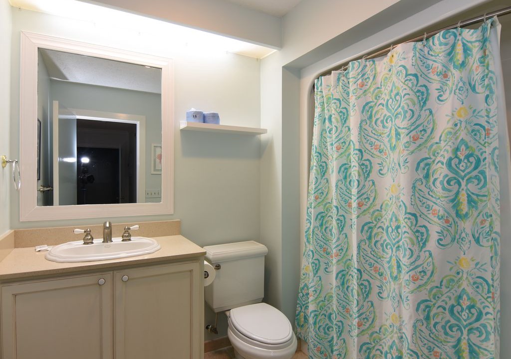 Photo of Bathroom in Shell Island
