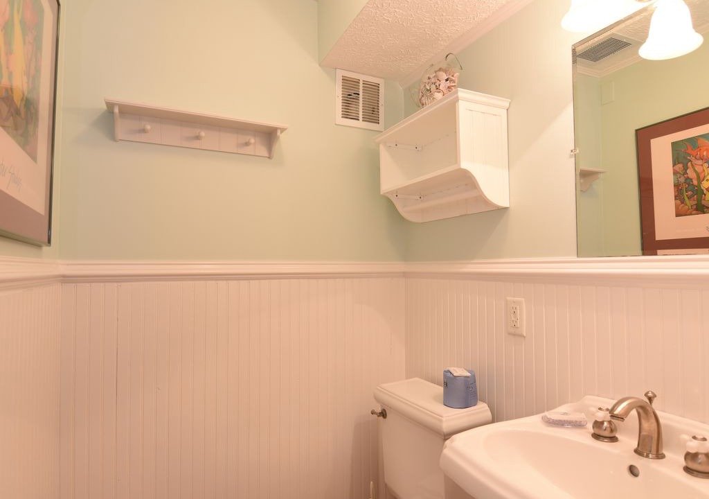 Photo of Bathroom in Shell Island
