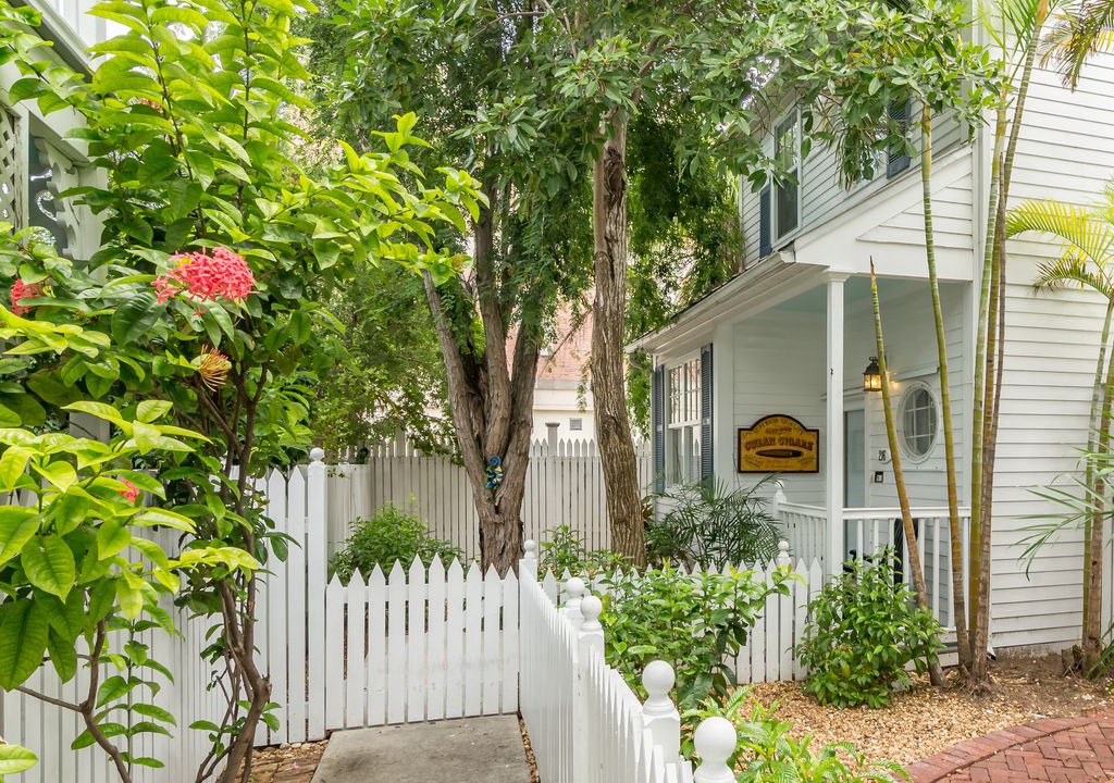 Photo of Buildings in Bahama Village