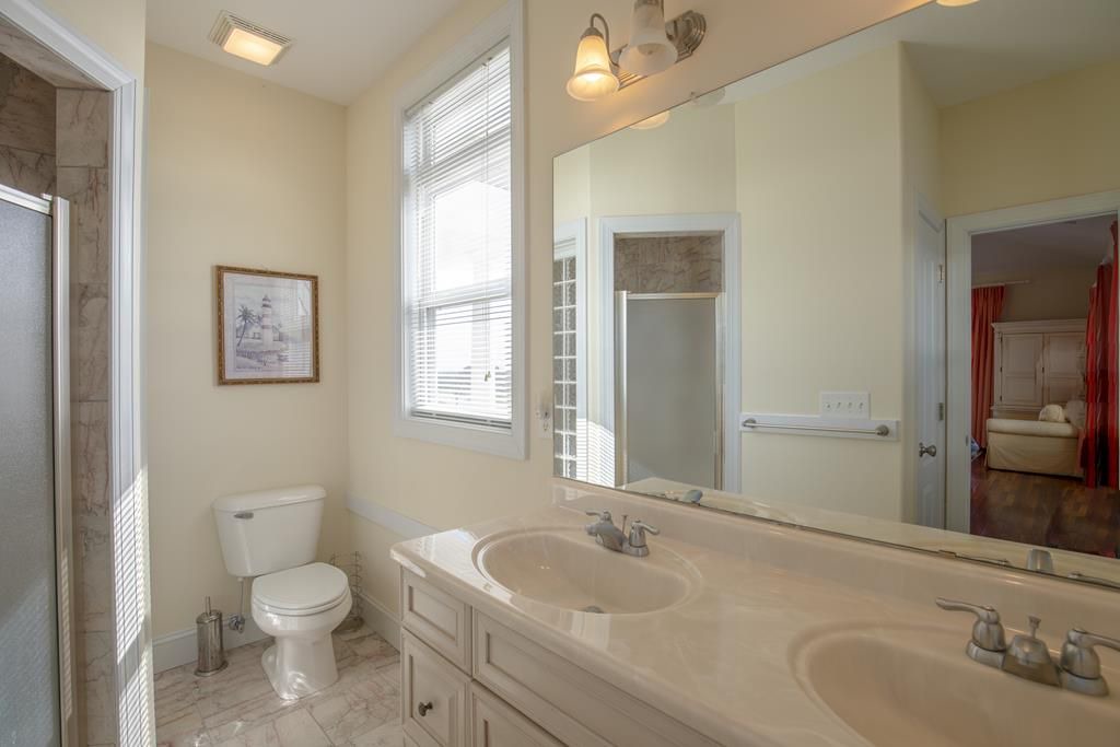 Photo of Bathroom in Cape Island