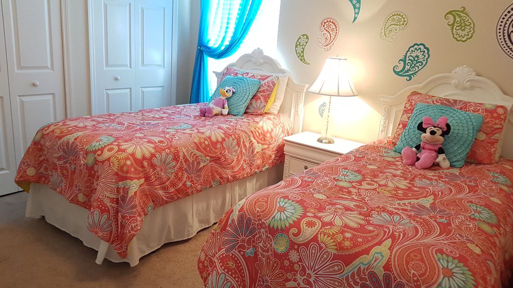 Photo of Bedroom in Greater Groves