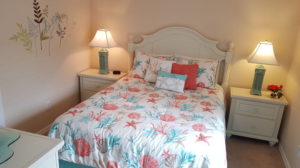 Photo of Bedroom in Greater Groves
