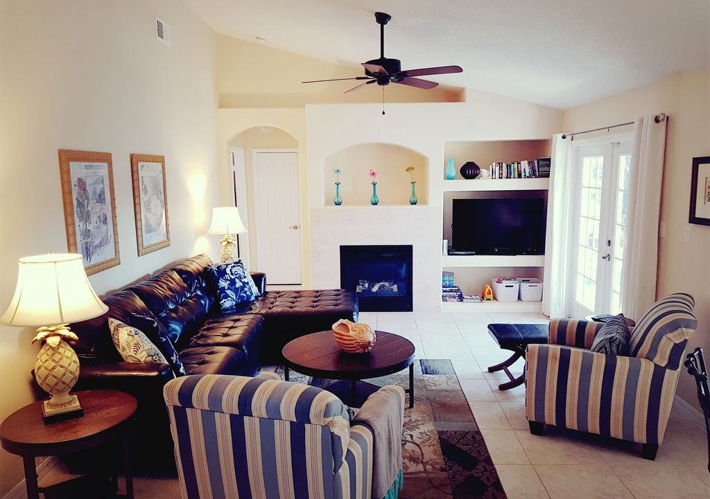 Photo of Livingroom in Greater Groves