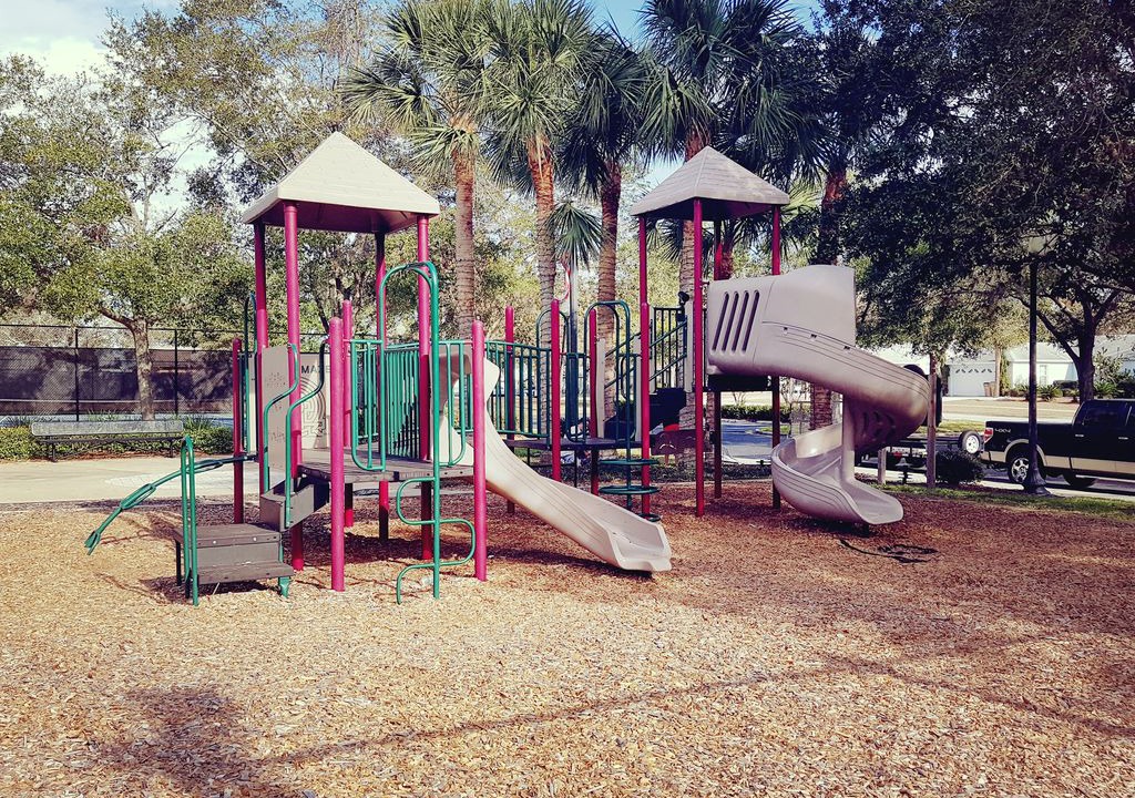 Photo of Buildings in Greater Groves