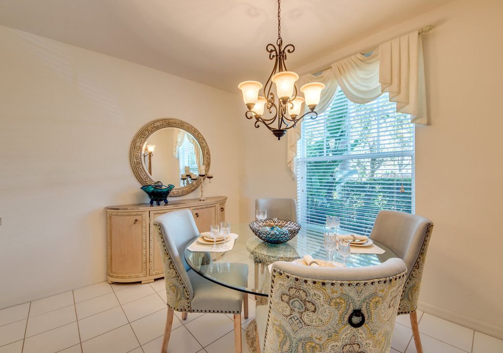Photo of Livingroom in Cypress Lake