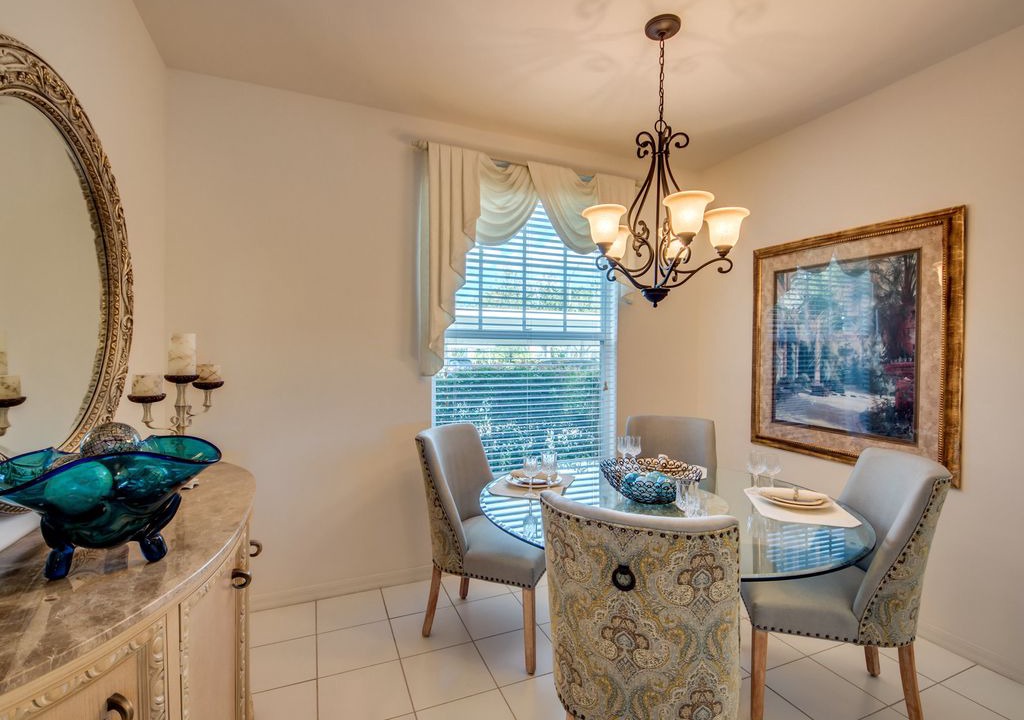 Photo of Livingroom in Cypress Lake