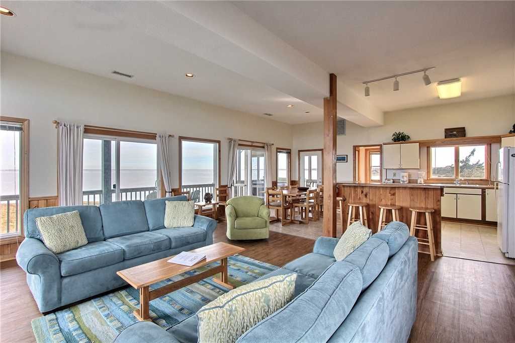 Photo of Livingroom in Brigands' Bay