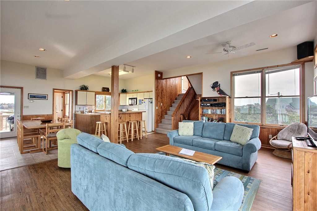 Photo of Livingroom in Brigands' Bay