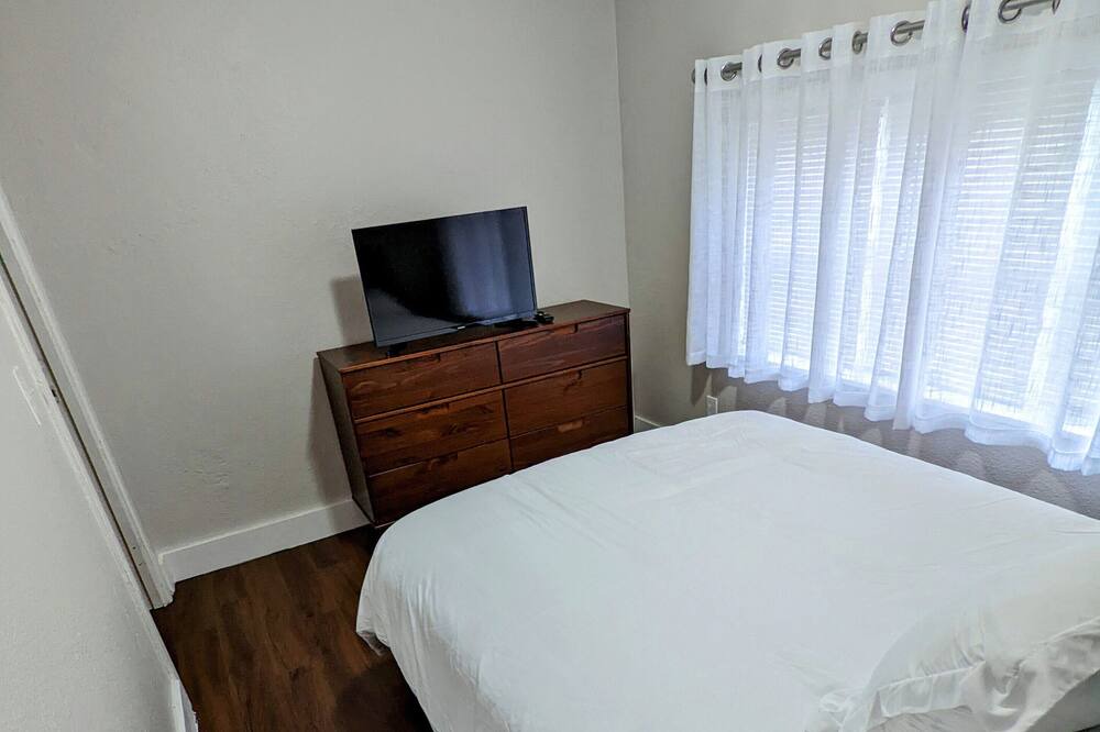 Photo of Bedroom in Diplomat