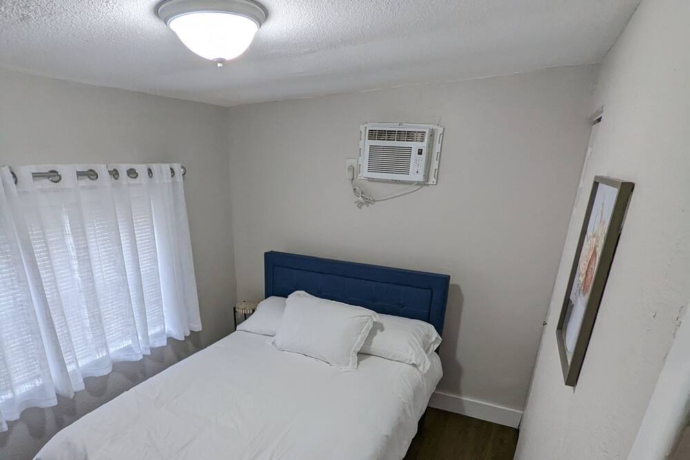 Photo of Bedroom in Diplomat