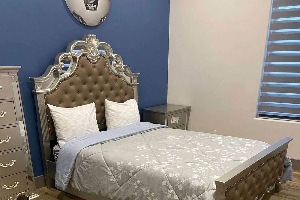 Photo of Bedroom in Silverado Ranch