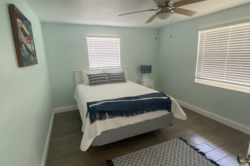Photo of Bedroom in Fullers Earth