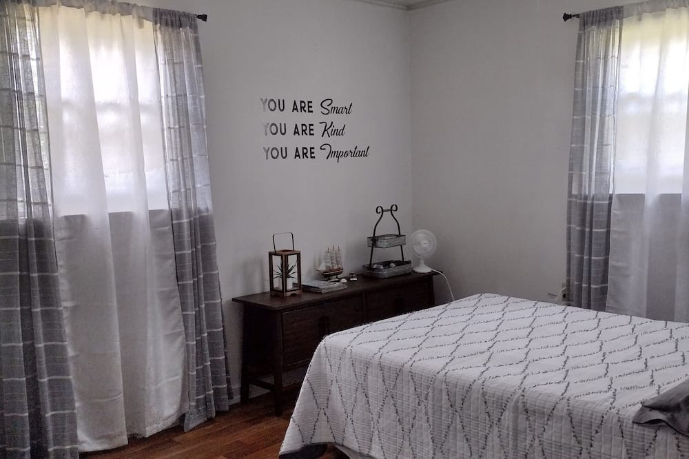 Photo of Bedroom in Mount Aetna