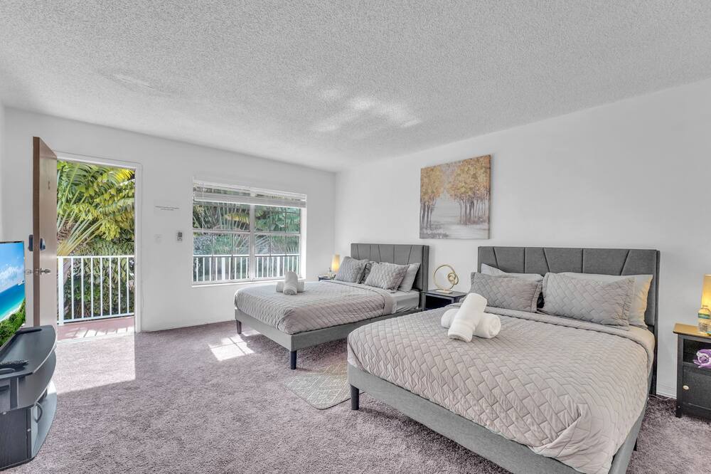 Photo of Bedroom in Bay Harbor Islands