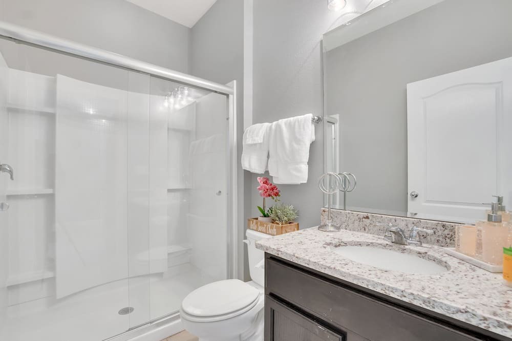 Photo of Bathroom in Sunridge Woods