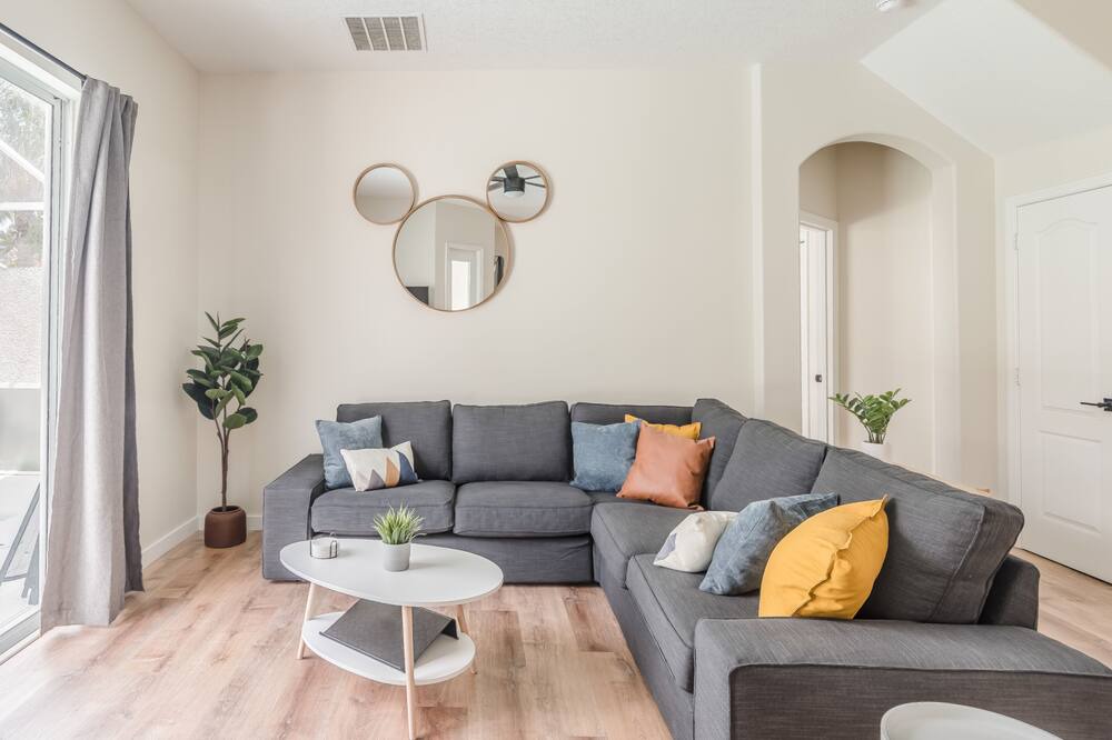 Photo of Livingroom in Tuscan Hills