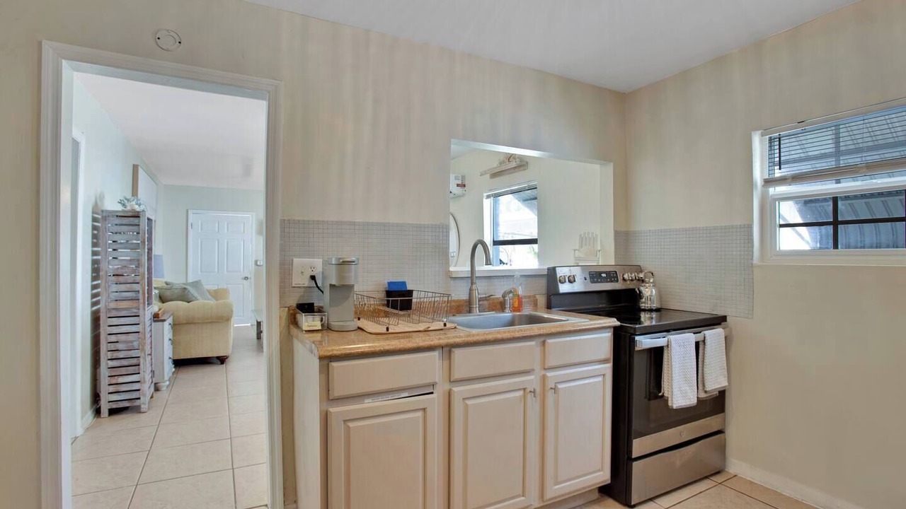 Photo of Kitchen in North Central Hollywood