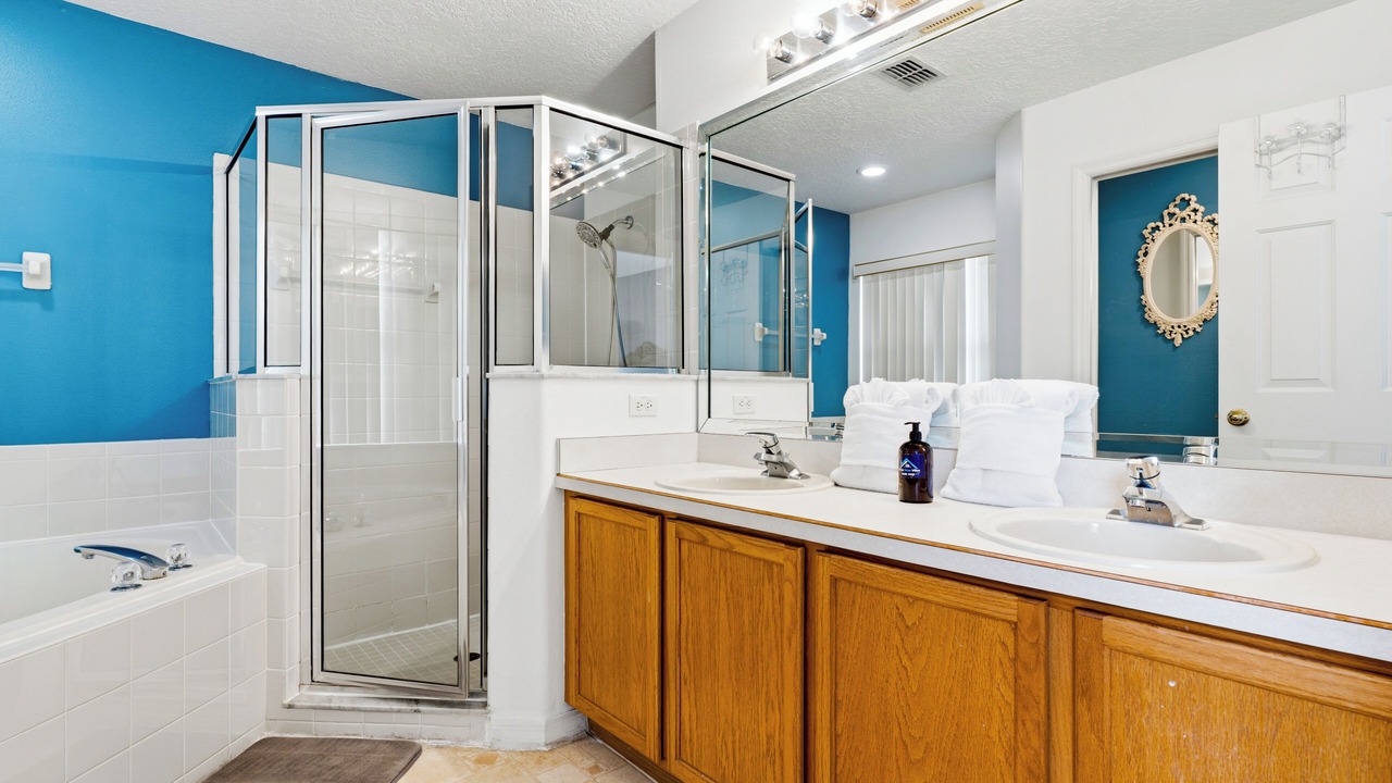Photo of Bathroom in Crescent Lakes
