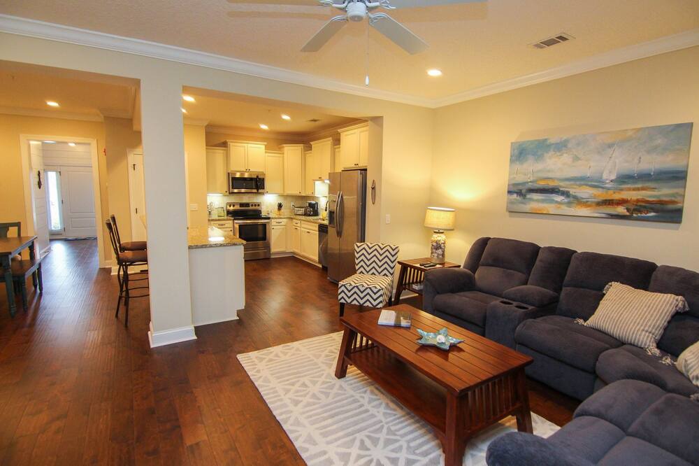 Photo of Livingroom in Epworth Acres