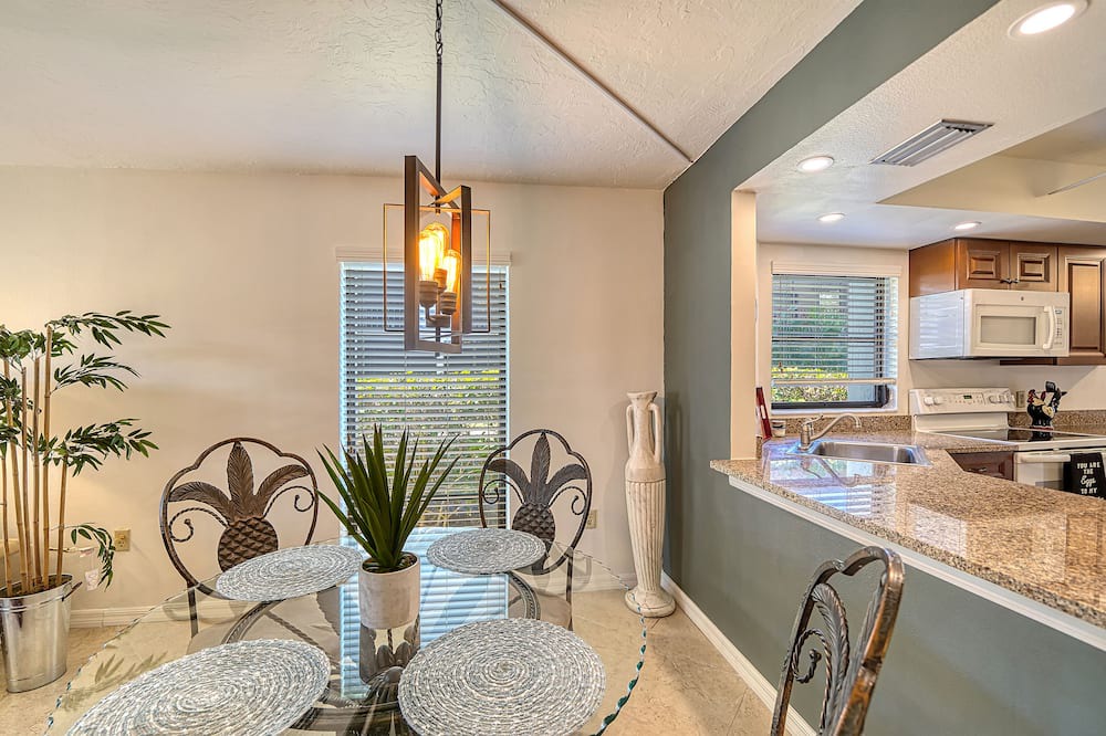Photo of Kitchen in Gulf Gate Estates