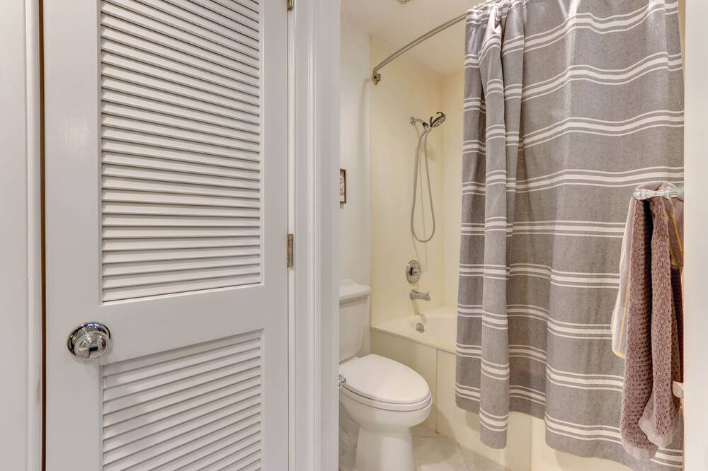 Photo of Bathroom in Old West Broad Neighborhood