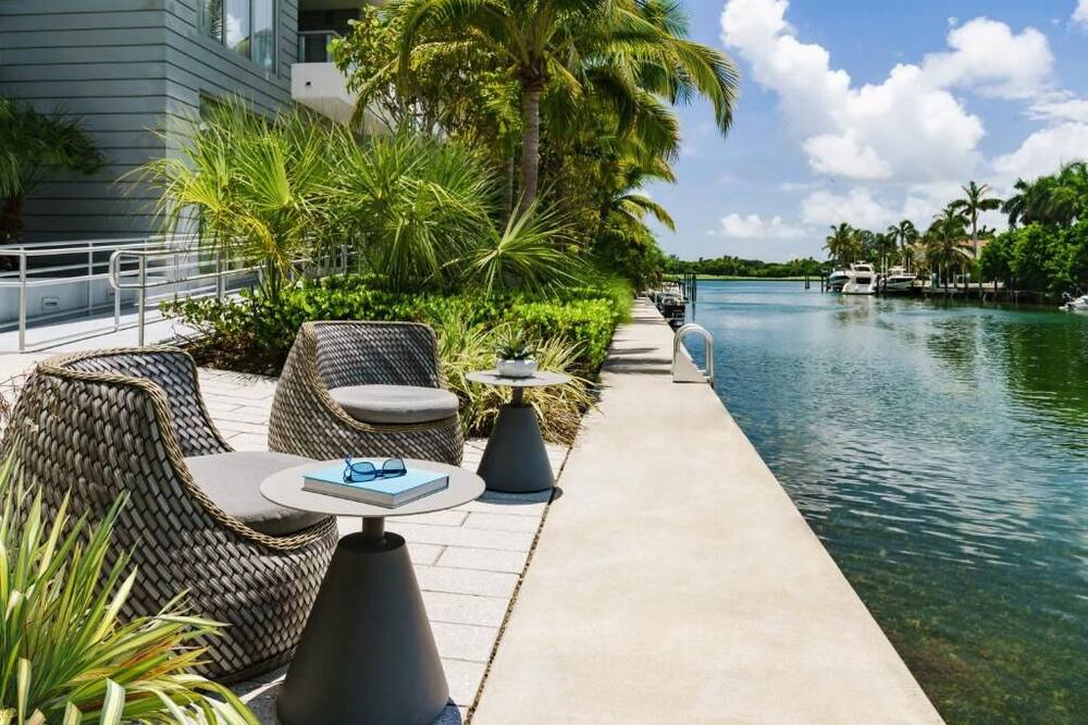 Photo of Outdoor in Bay Harbor Islands