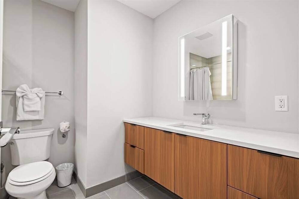 Photo of Bathroom in NoMa