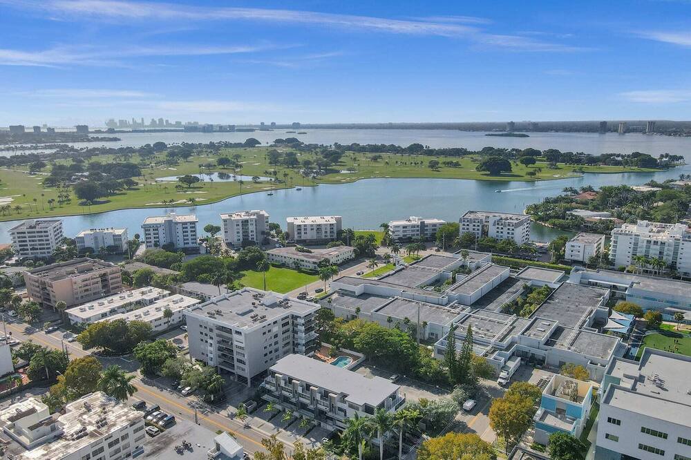 Photo of Others in Bay Harbor Islands