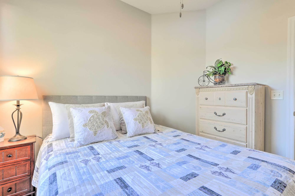 Photo of Bedroom in Bee Ridge